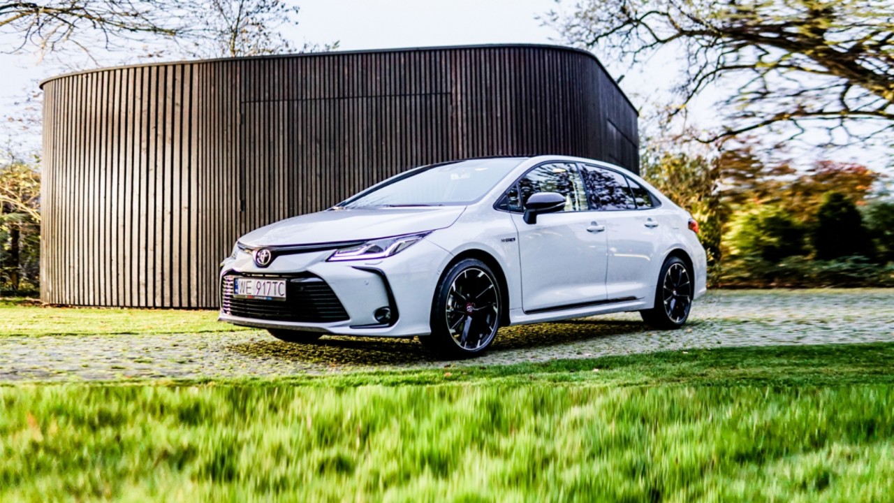 Toyota Corolla Sedan Hybrid